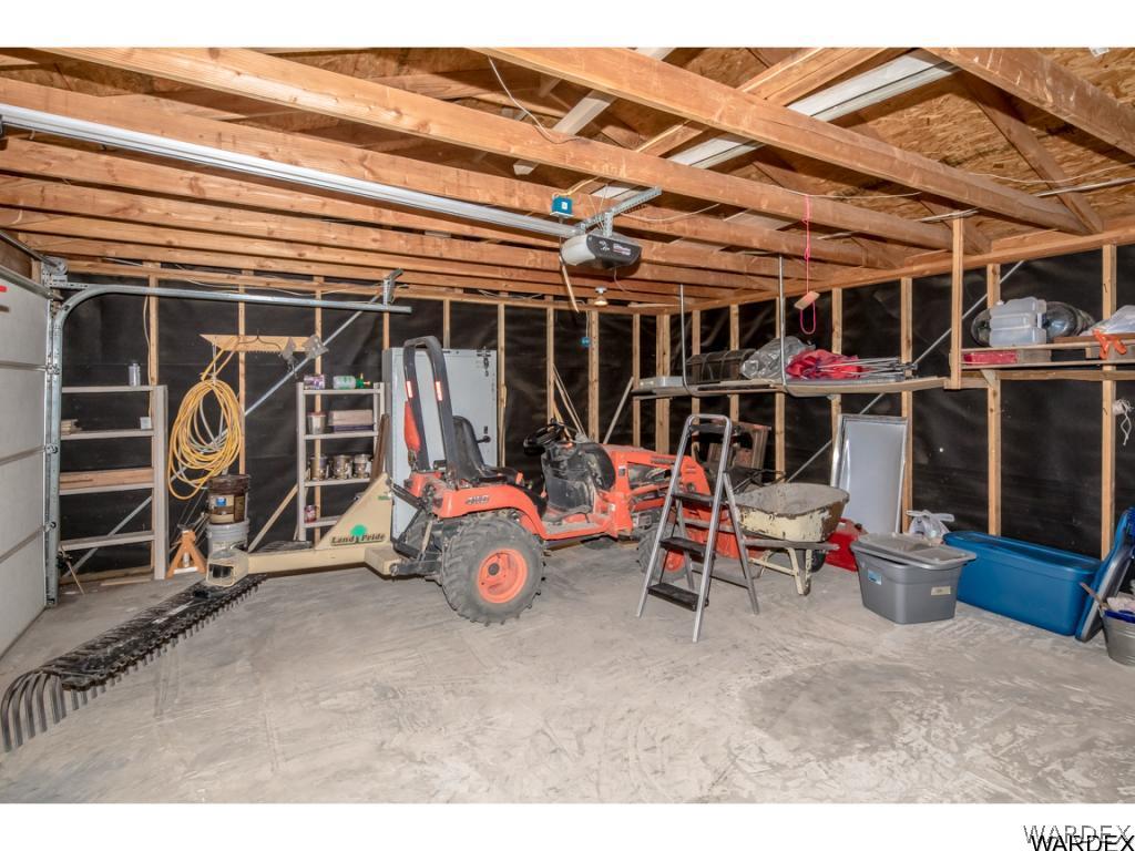 14760 Powerline Road Kingman, AZ 86401 - Photo 11 of 36 a view of a room with gym equipment