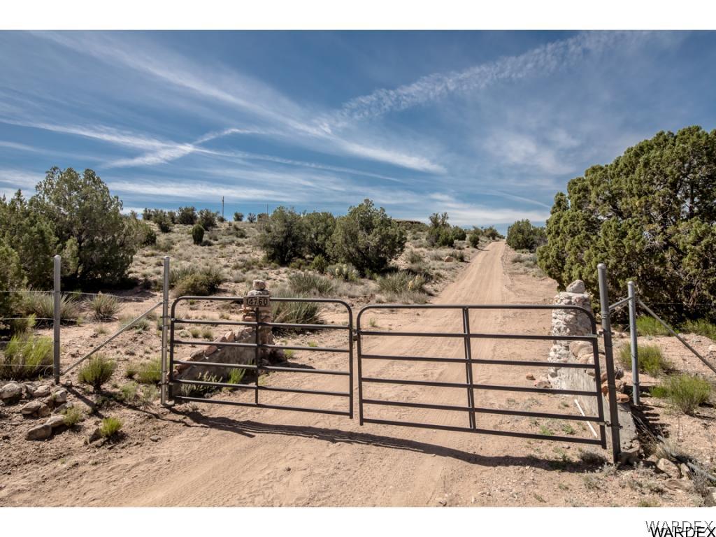 14760 Powerline Road Kingman, AZ 86401 - Photo 33 of 36 a view of a outdoor space