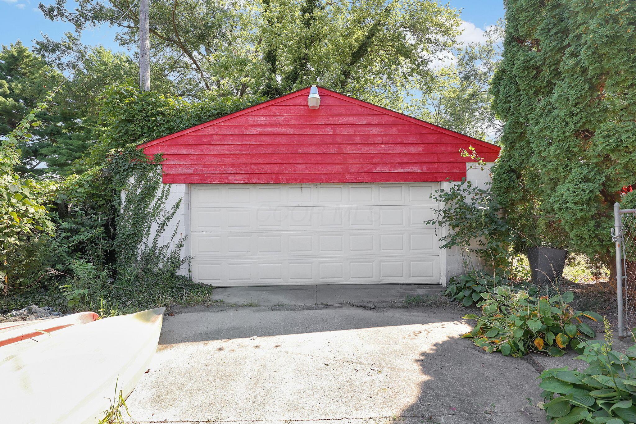 4868 Hendron Road Groveport, OH 43125 - Photo 32 of 37 Garage