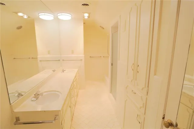 $475,000 | 1000 West 6th Street, McGregor, TX 76657