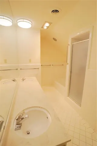 $475,000 | 1000 West 6th Street, McGregor, TX 76657