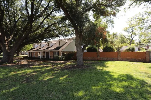 $475,000 | 1000 West 6th Street, McGregor, TX 76657