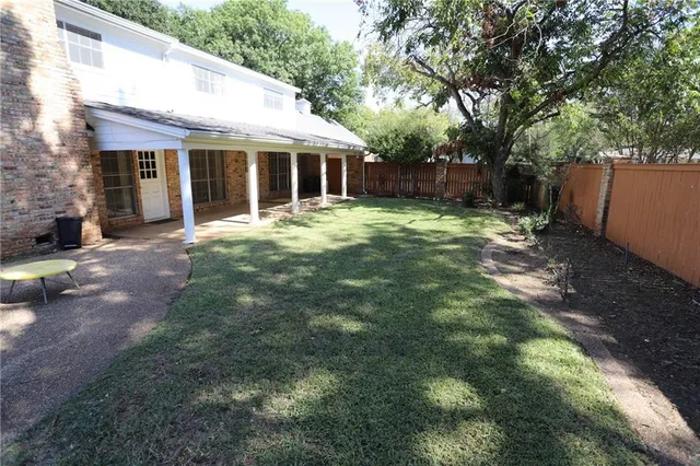 $475,000 | 1000 West 6th Street, McGregor, TX 76657