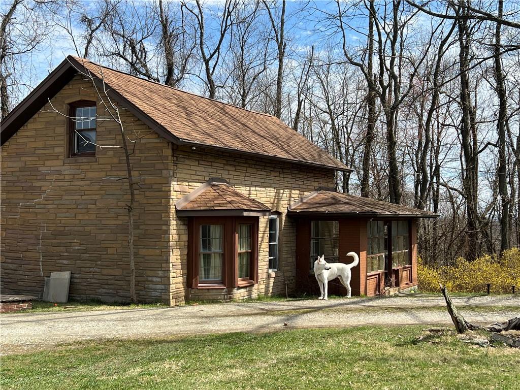 53 Linden Road Canonsburg, PA 15317 - Photo 15 of 19 a front view of a house with garden