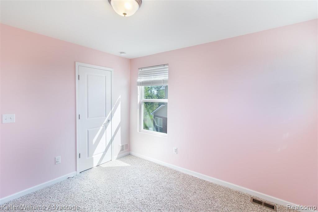 27679 Hartwick Circle Novi, MI 48374 - Photo 35 of 51