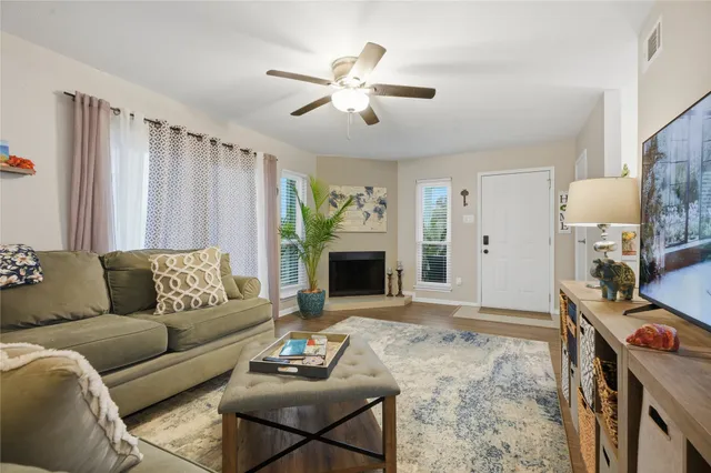 $1,795 | 18617 Egret Bay Boulevard, Unit 1101, Houston, TX 77058