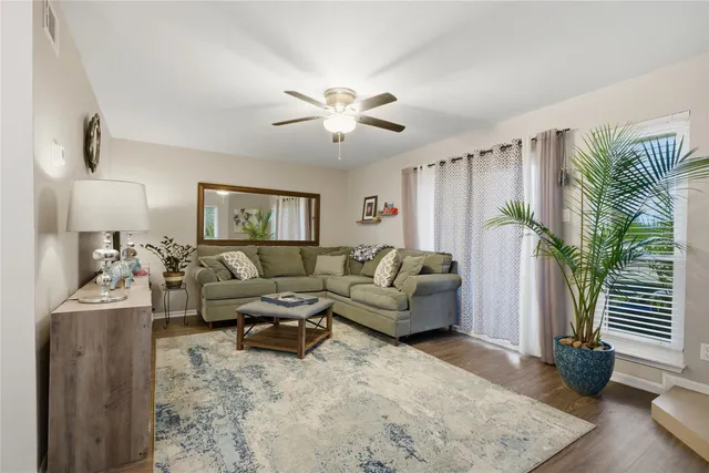 $1,795 | 18617 Egret Bay Boulevard, Unit 1101, Houston, TX 77058