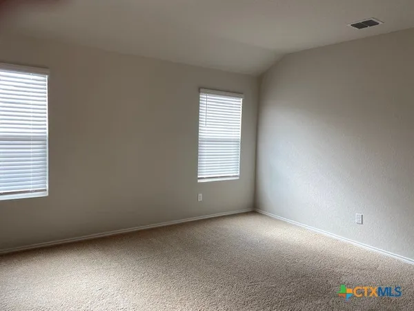 a view of empty room with window