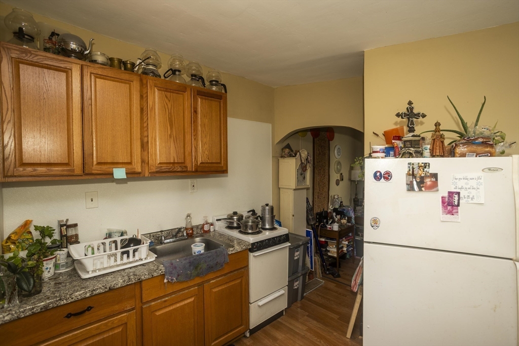 583 Chicopee Street Chicopee, MA 01013 - Photo 11 of 23