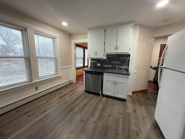 $2,100 | 672 Central Street, Unit A, Franklin, NH 03235