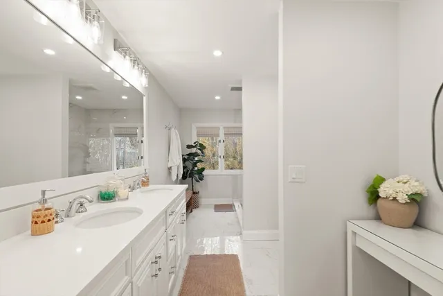 $950,000 | 300 Willow Street, Unit 3, Hamilton, MA 01982