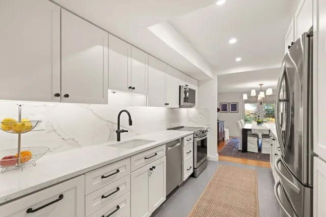 $950,000 | 300 Willow Street, Unit 3, Hamilton, MA 01982