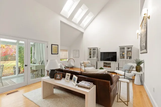 $950,000 | 300 Willow Street, Unit 3, Hamilton, MA 01982