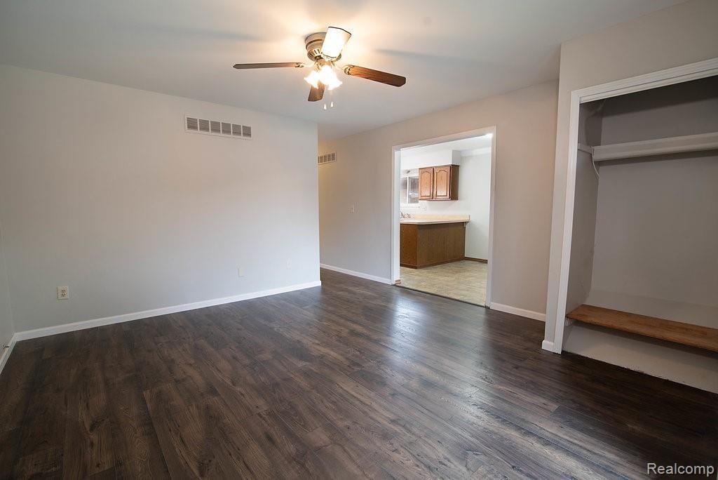 25862 Reeck Road Woodhaven, MI 48183 - Photo 7 of 20