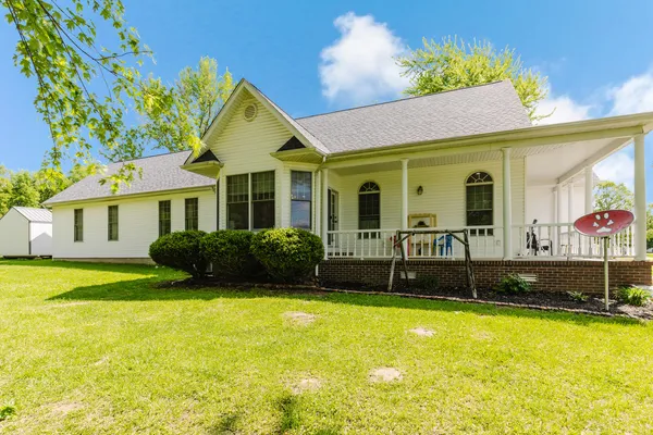 $295,000 | 819 East No Name Road, Carbondale, IL 62902