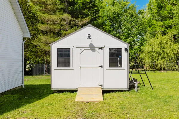 $295,000 | 819 East No Name Road, Carbondale, IL 62902