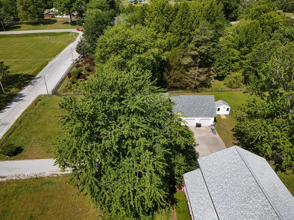 $295,000 | 819 East No Name Road, Carbondale, IL 62902