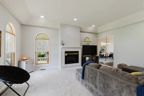 $295,000 | 819 East No Name Road, Carbondale, IL 62902