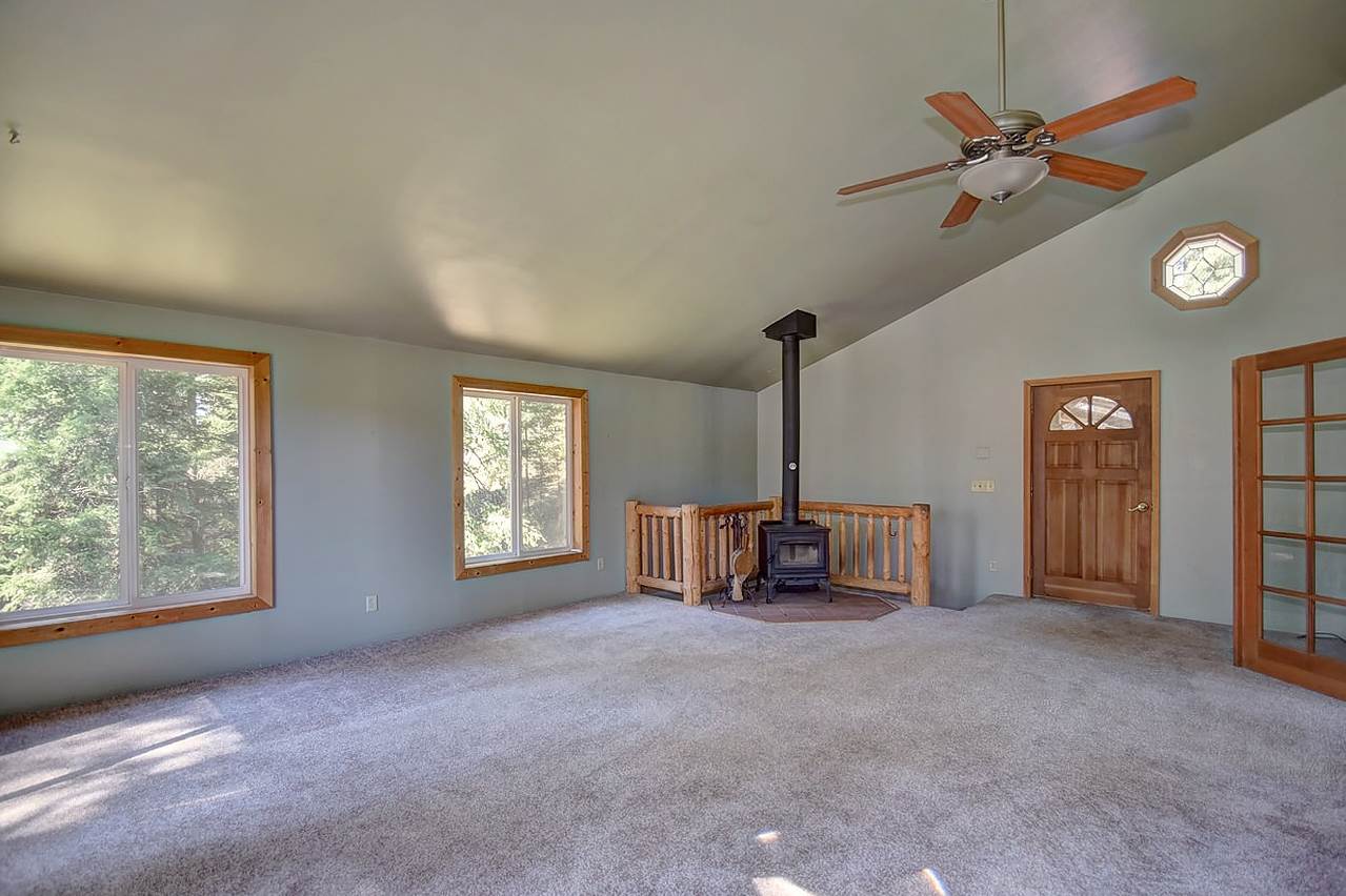14809 East Laurel Road Elk, WA 99009 - Photo 2 of 20