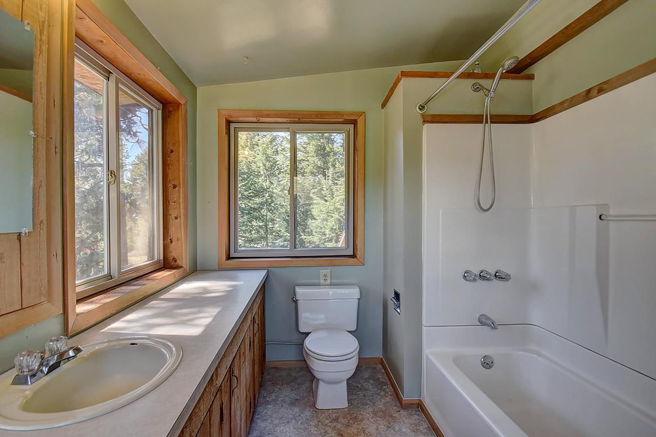 14809 East Laurel Road Elk, WA 99009 - Photo 11 of 20