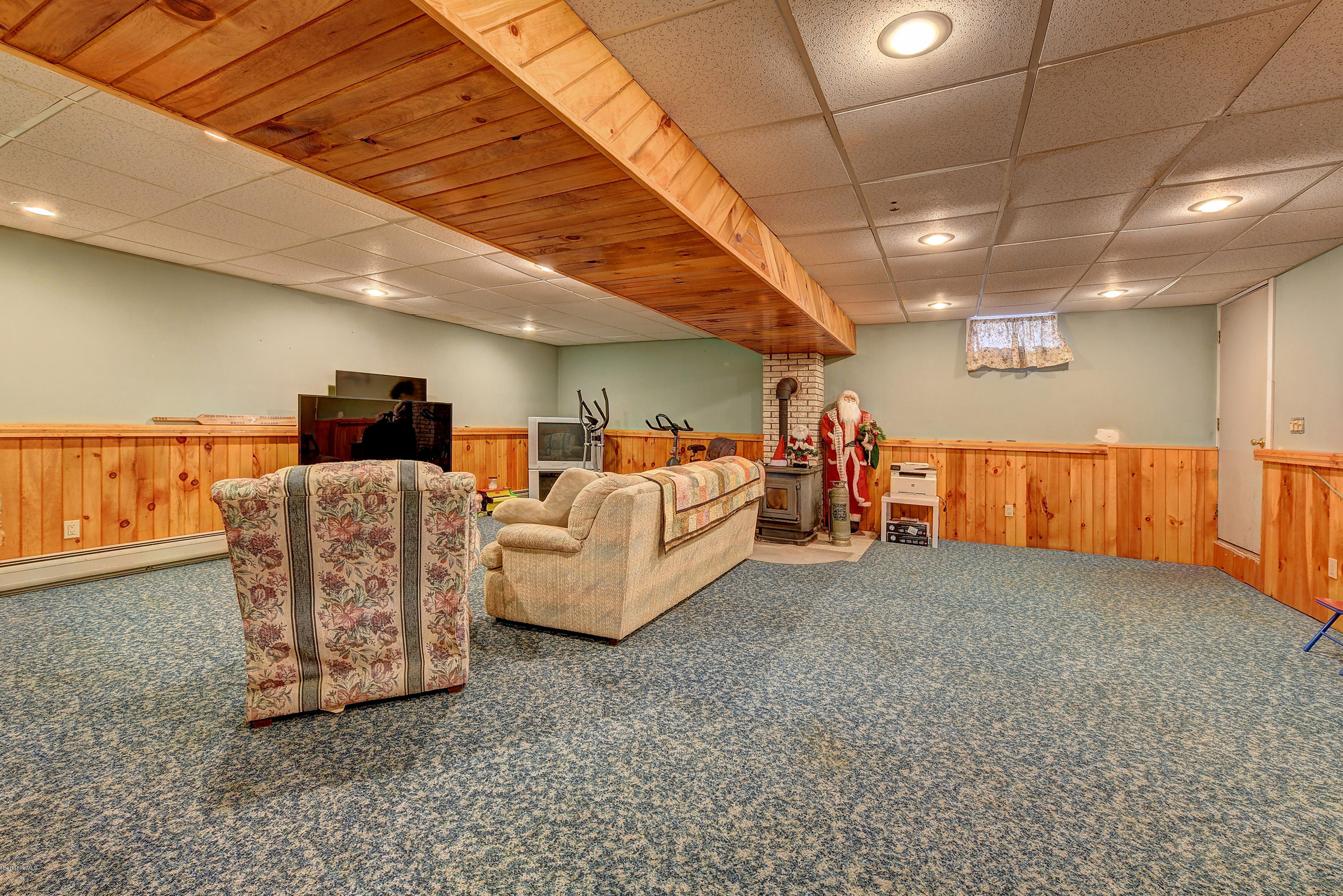 634 River Road Clarksburg, MA 01247 - Photo 25 of 42 Family Room