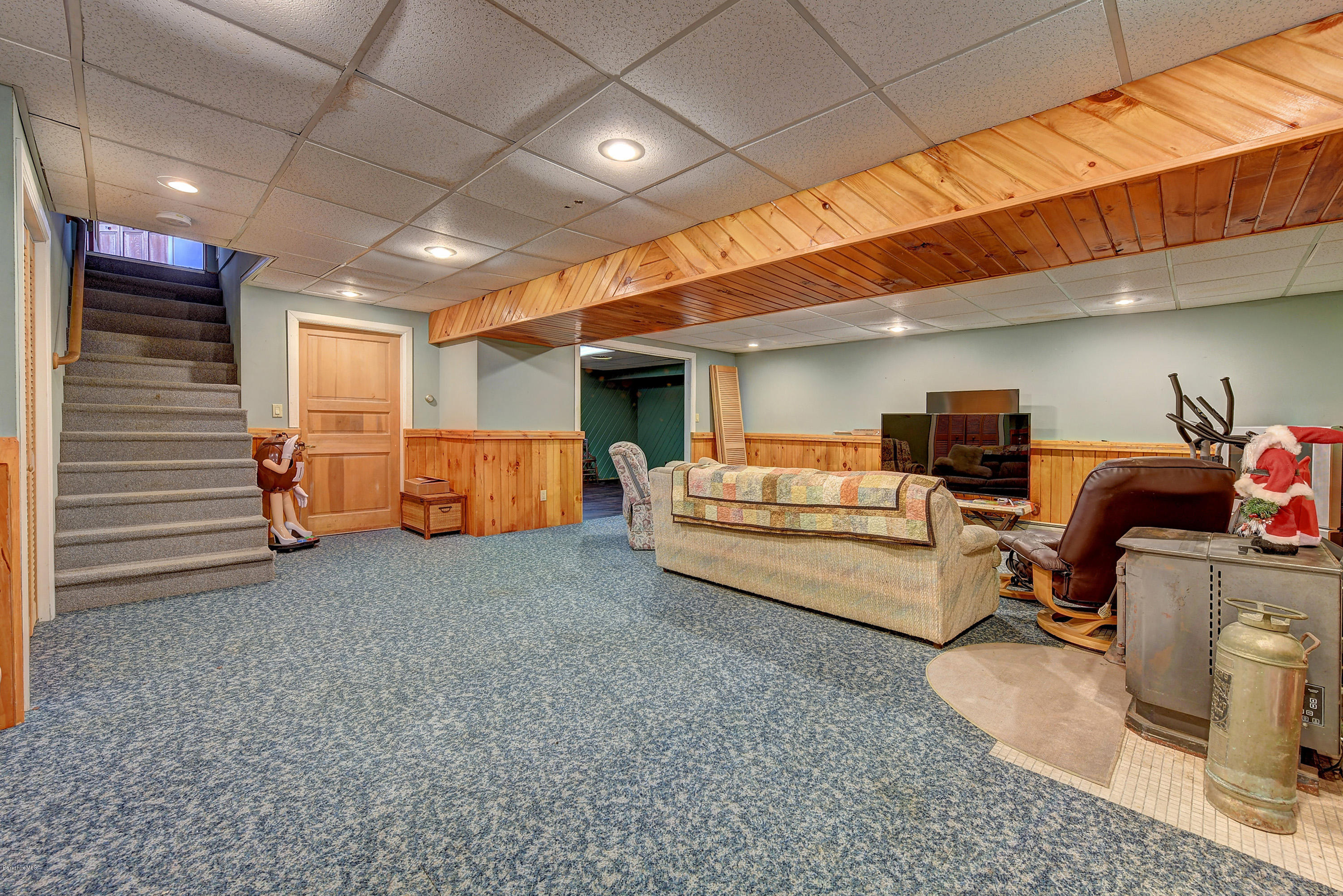 634 River Road Clarksburg, MA 01247 - Photo 26 of 42 Family Room