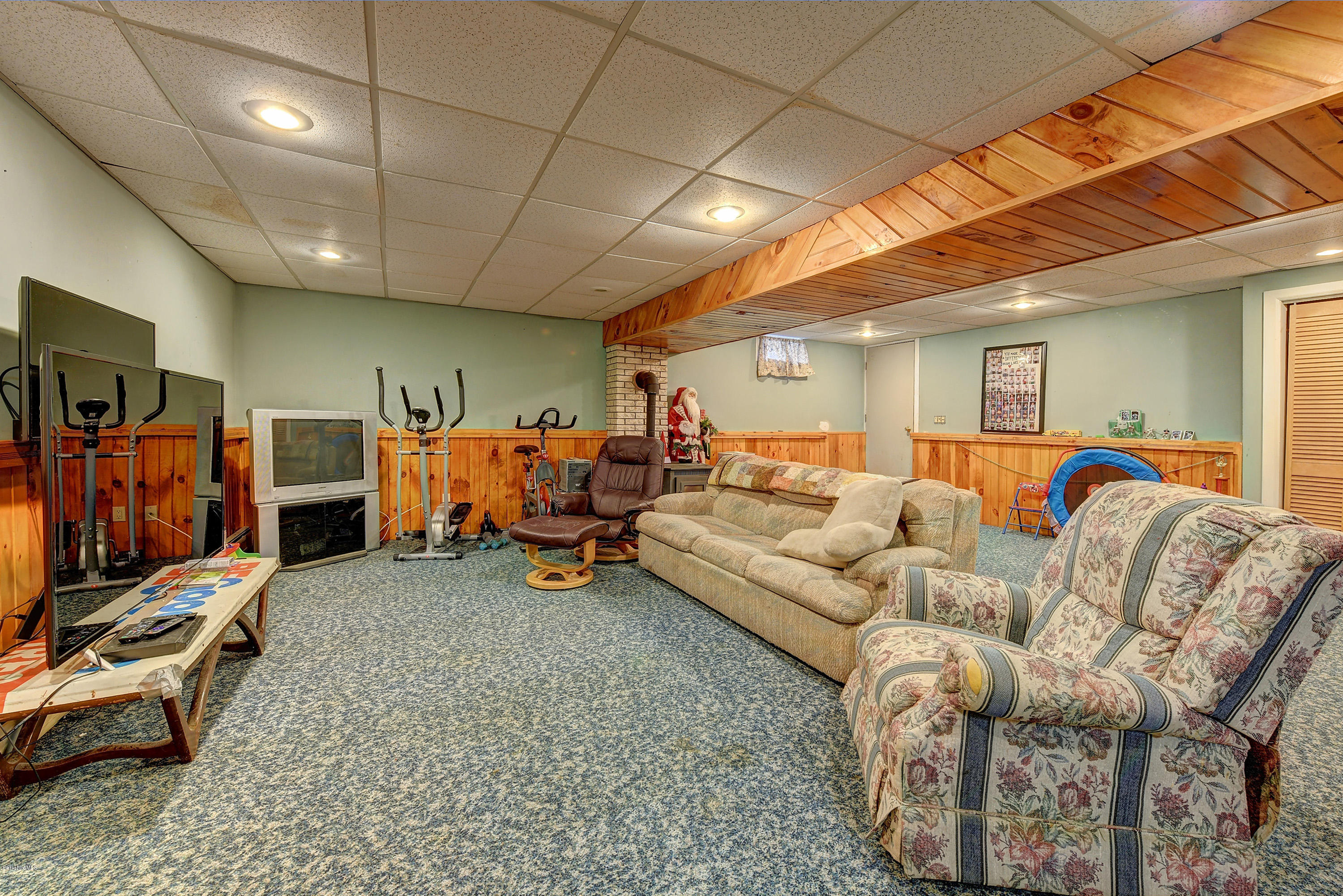 634 River Road Clarksburg, MA 01247 - Photo 27 of 42 Family Room