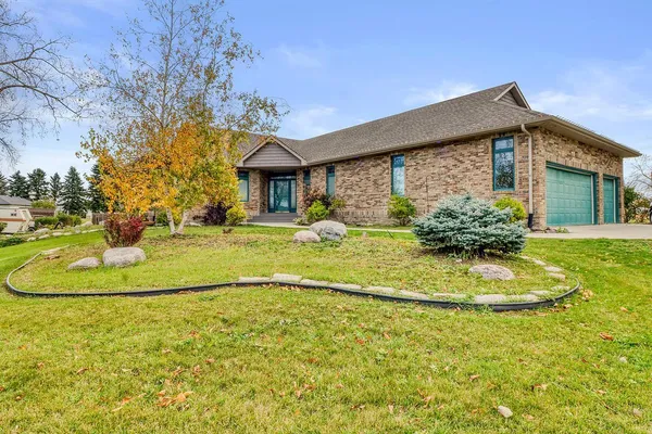 $625,000 | 6425 15th Street South, Fargo, ND 58104