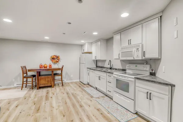 $625,000 | 6425 15th Street South, Fargo, ND 58104