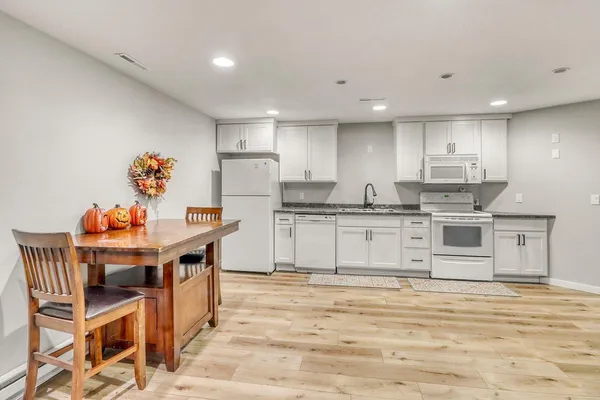 $625,000 | 6425 15th Street South, Fargo, ND 58104