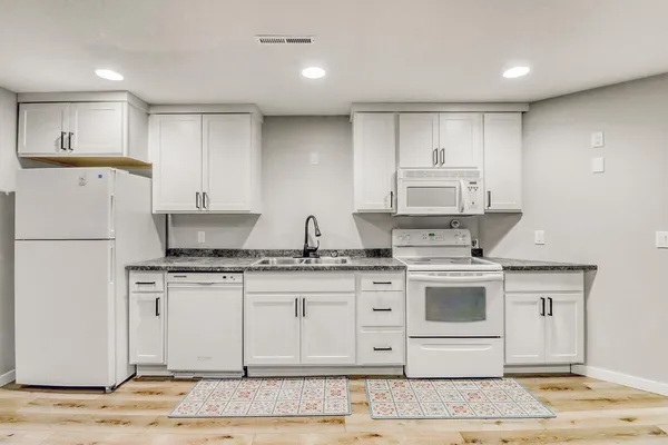$625,000 | 6425 15th Street South, Fargo, ND 58104