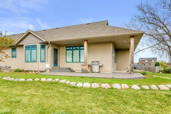 $625,000 | 6425 15th Street South, Fargo, ND 58104
