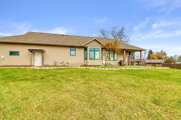 $625,000 | 6425 15th Street South, Fargo, ND 58104