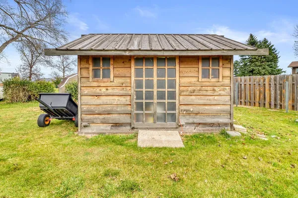 $625,000 | 6425 15th Street South, Fargo, ND 58104