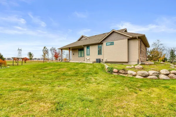 $625,000 | 6425 15th Street South, Fargo, ND 58104