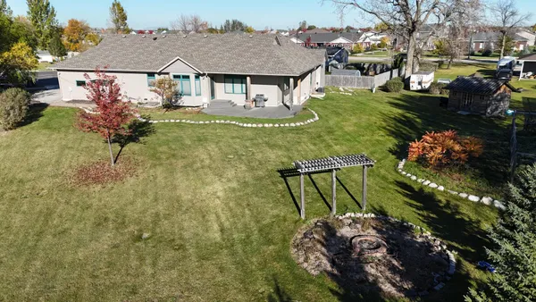 $625,000 | 6425 15th Street South, Fargo, ND 58104