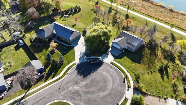 $625,000 | 6425 15th Street South, Fargo, ND 58104