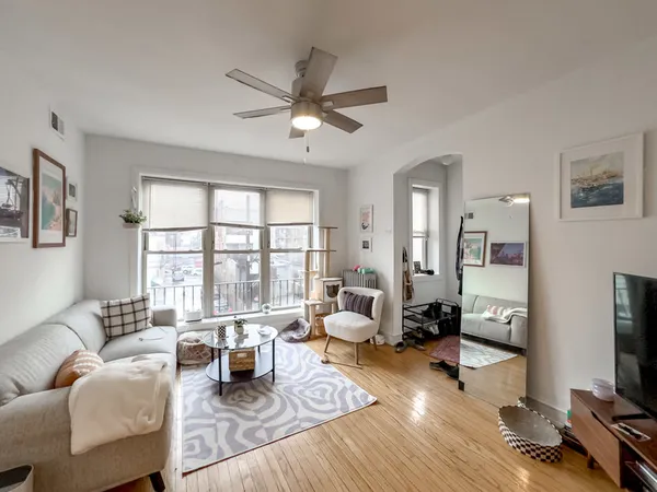 $1,885 | 2019 North Humboldt Boulevard, Unit 2E, Chicago, IL 60647