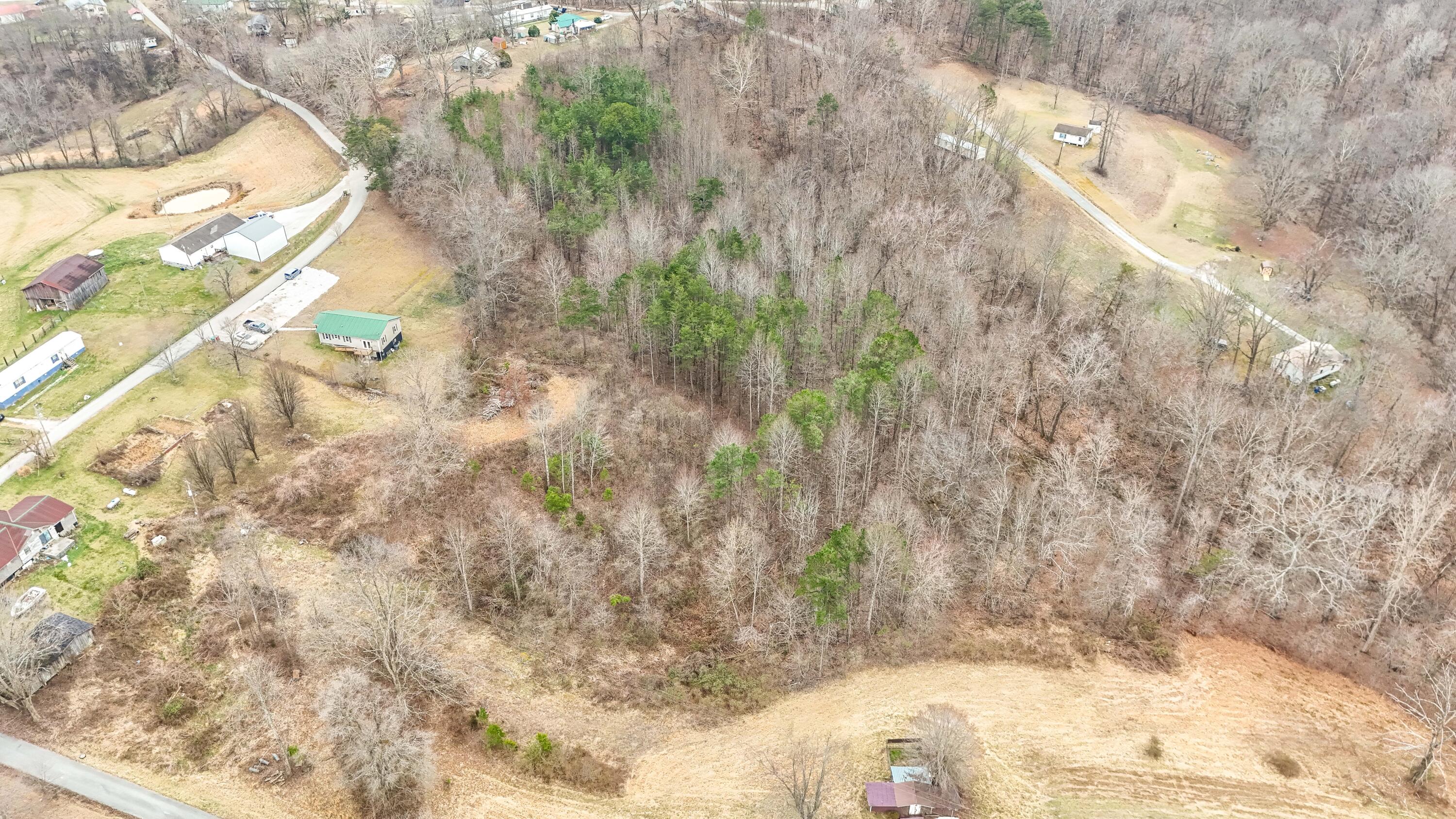 381 East Campground School Road London, KY 40744 - Photo 2 of 18 LightroomRealEstateEdits