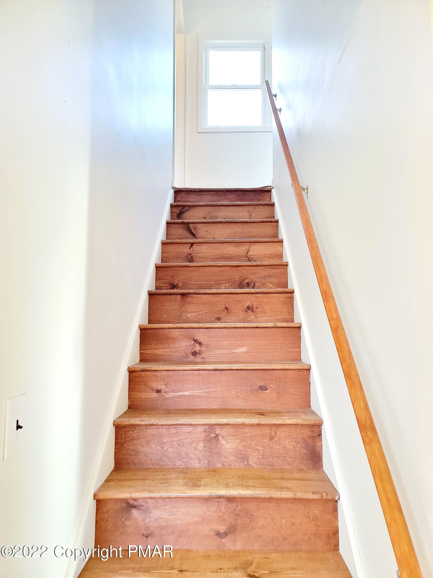 132 Rodeo Drive Hawley, PA 18428 - Photo 13 of 26 a view of entryway
