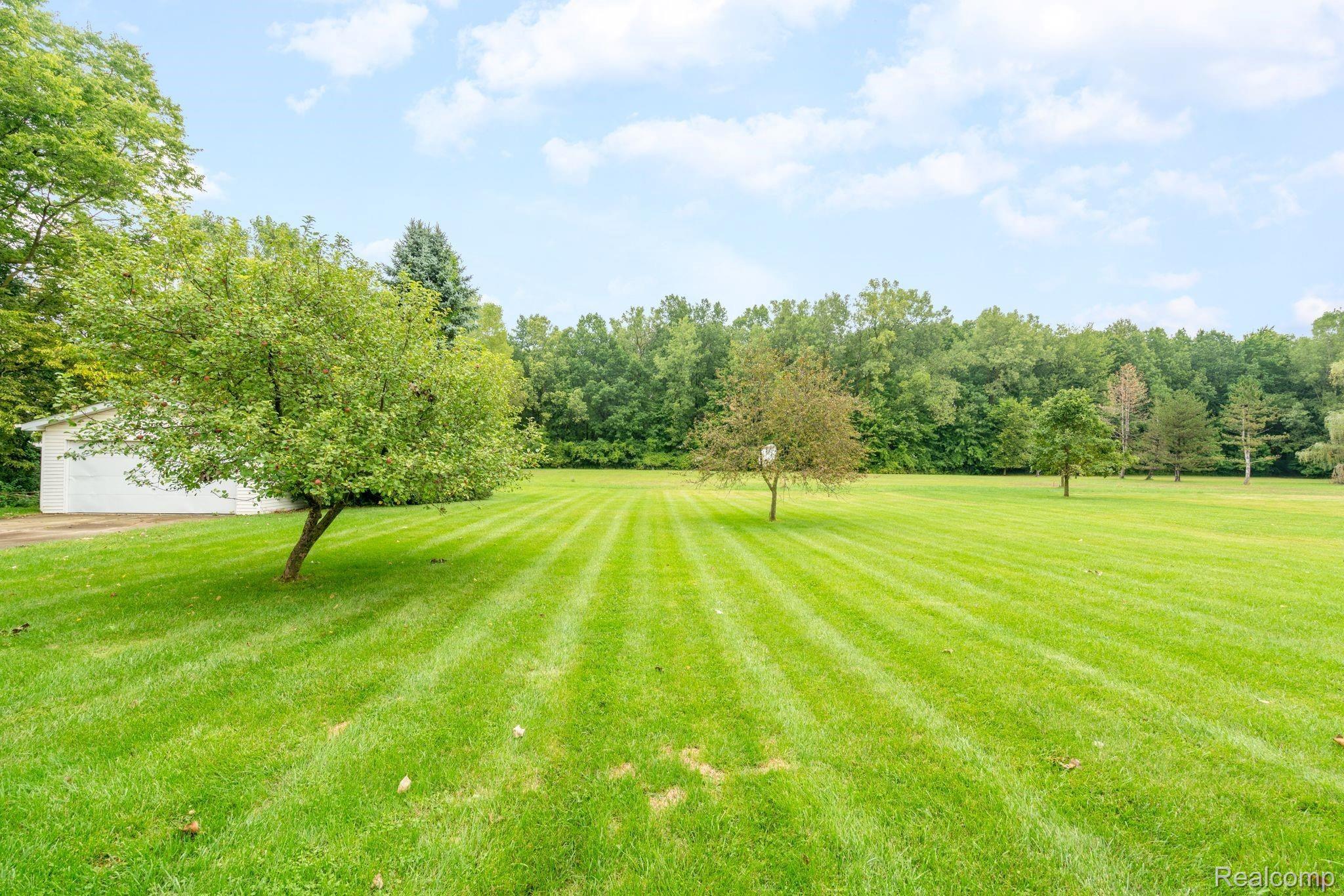 46376 Hull Road Belleville, MI 48111 - Photo 30 of 42 46376 Hull Rd-9446-HDR-Edit.jpg