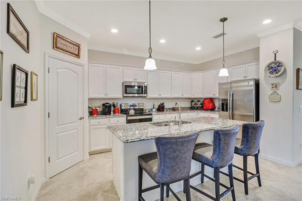 4251 Raffia Palm Circle Naples, FL 34119 - Photo 6 of 31 Gallery Image 6