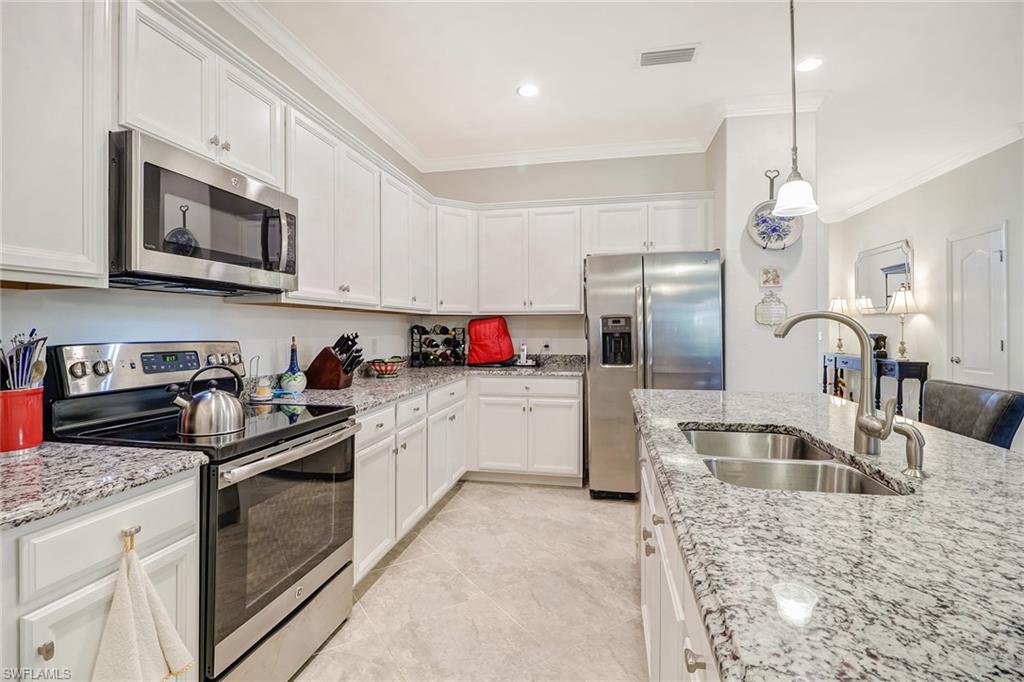 4251 Raffia Palm Circle Naples, FL 34119 - Photo 7 of 31 Gallery Image 7