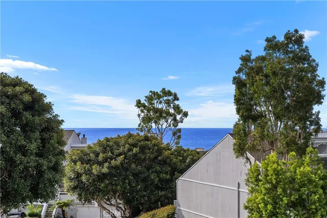 $5,200 | 11 Baruna Court, Unit 55, Newport Beach, CA 92663