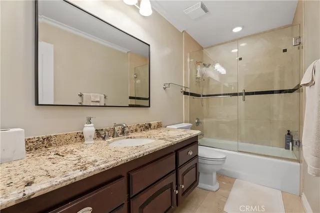 $5,200 | 11 Baruna Court, Unit 55, Newport Beach, CA 92663