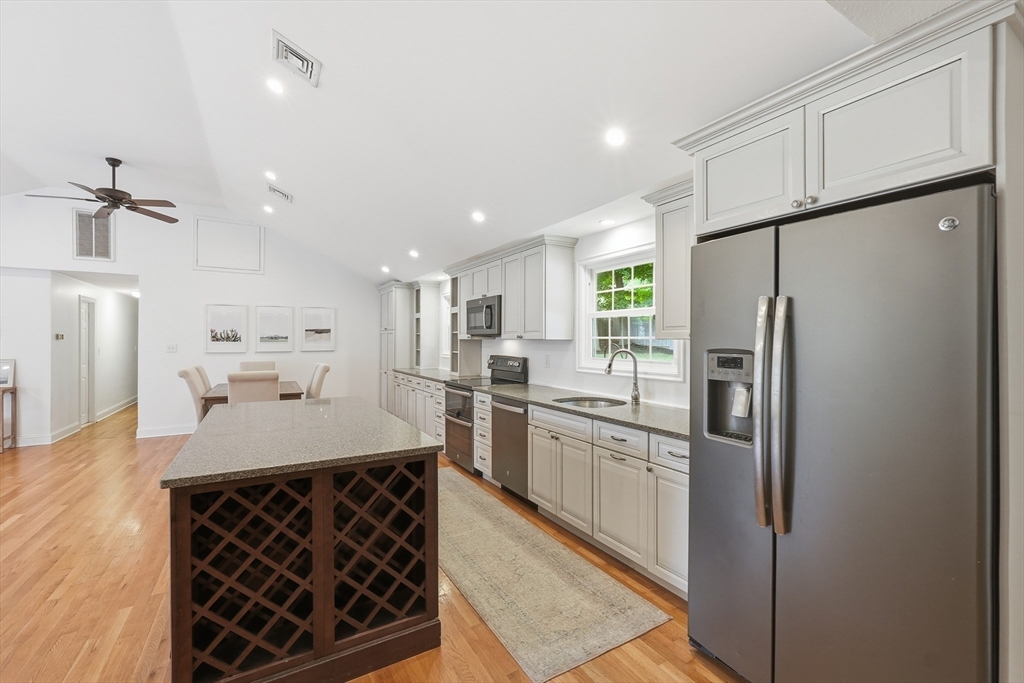 74 Framingham Road Marlborough, MA 01752 - Photo 8 of 41