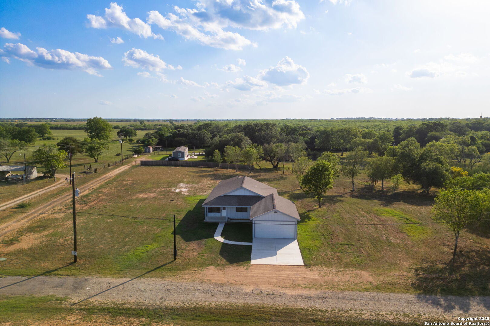 310 Creek Lane Poth, TX 78147 - Photo 4 of 32