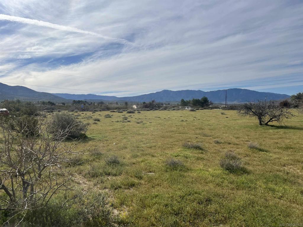 844 Wells Fargo Trail Julian, CA 92036 - Photo 2 of 10 a view of an ocean and a mountain