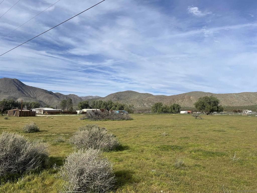 844 Wells Fargo Trail Julian, CA 92036 - Photo 8 of 10 a view of an ocean with a mountain