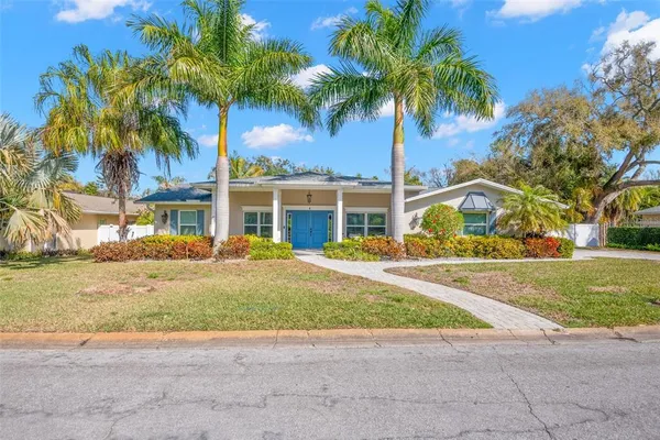 $1,350,000 | 8 Ambleside Drive, Belleair, FL 33756